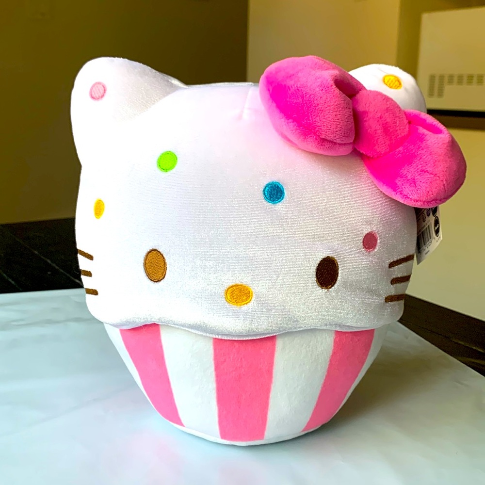 Hello Kitty Sanrio stuffed plush 10” 🆕
